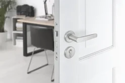 AXA dag- en nachtslot cilinder pc55 met voorplaat rvs