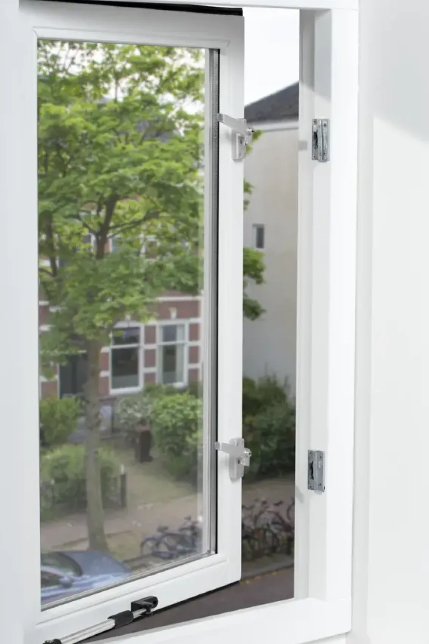 AXA raamsluiting links aluminium SKG 1-ster