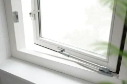 AXA Raamsluiting met slot SKG 1-ster rechts aluminium