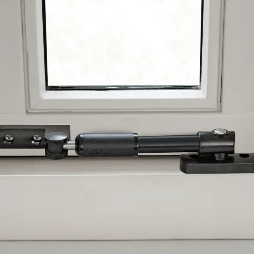 AXA telescopische raamuitzetter zwart 20 cm buitendraaiend