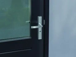 AXA veiligheidsbeslag Edge achterdeur aluminium smal schild met SKG 3-sterren 92 mm