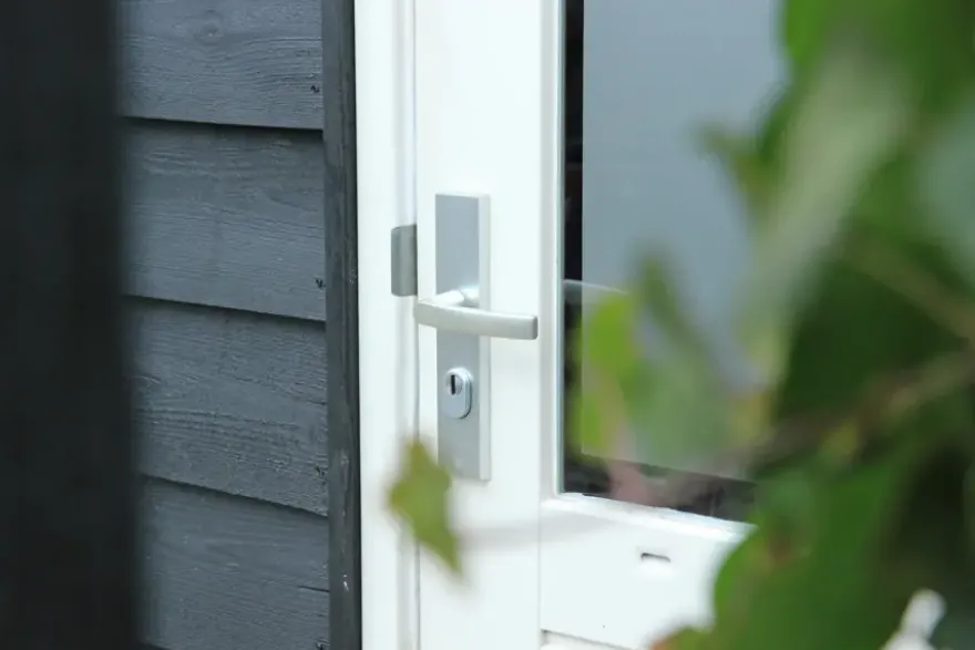 AXA veiligheidsbeslag Edge achterdeur aluminium langschild met SKG 3-sterren 92 mm