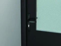 AXA veiligheidsbeslag Edge achterdeur zwart smal schild met SKG 3-sterren 55 mm
