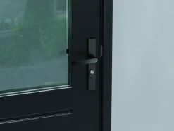 AXA veiligheidsbeslag Edge achterdeur zwart smal schild met SKG 3-sterren 92 mm