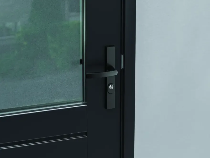 AXA veiligheidsbeslag Edge achterdeur zwart smal schild met SKG 3-sterren 92 mm