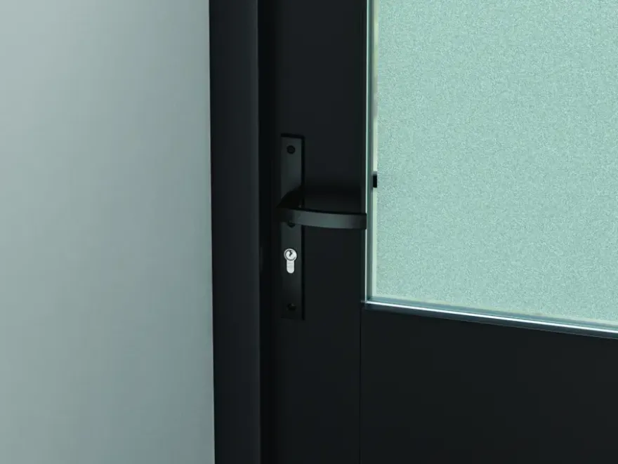 AXA veiligheidsbeslag Edge achterdeur zwart smal schild met SKG 3-sterren 92 mm