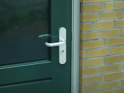 AXA veiligheidsbeslag Oval achterdeur aluminium langschild met SKG 3-sterren 55 mm