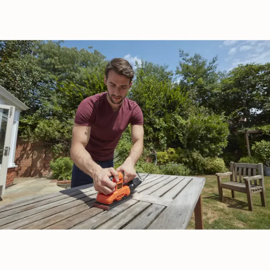 BLACK+DECKER schuurmachine BEW220-QS