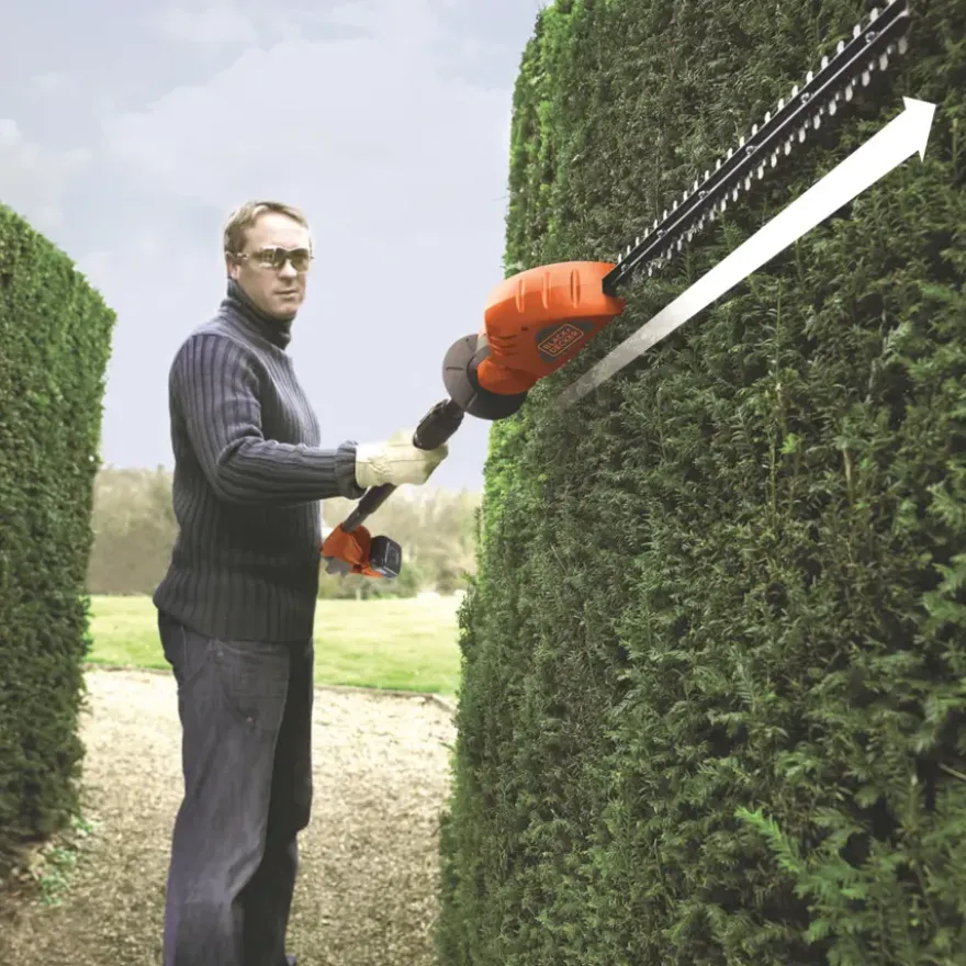 BLACK+DECKER 18V heggenschaar GTC1843L20 op steel 43cm incl. 2.0 Ah accu