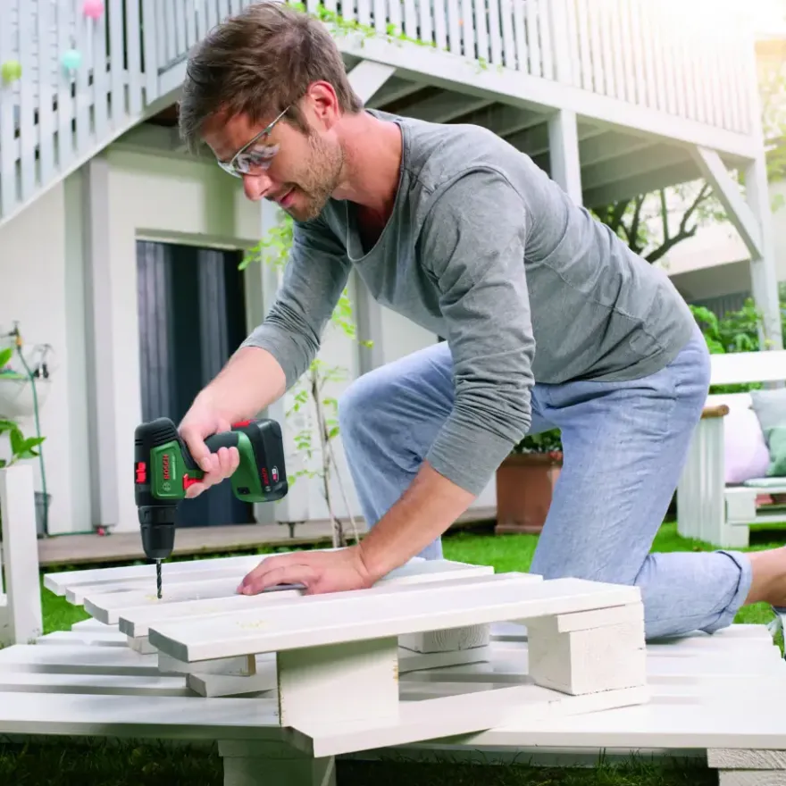 Bosch 18V accuboormachine UniversalDrill (incl. 2 accu's 1.5Ah + lader)