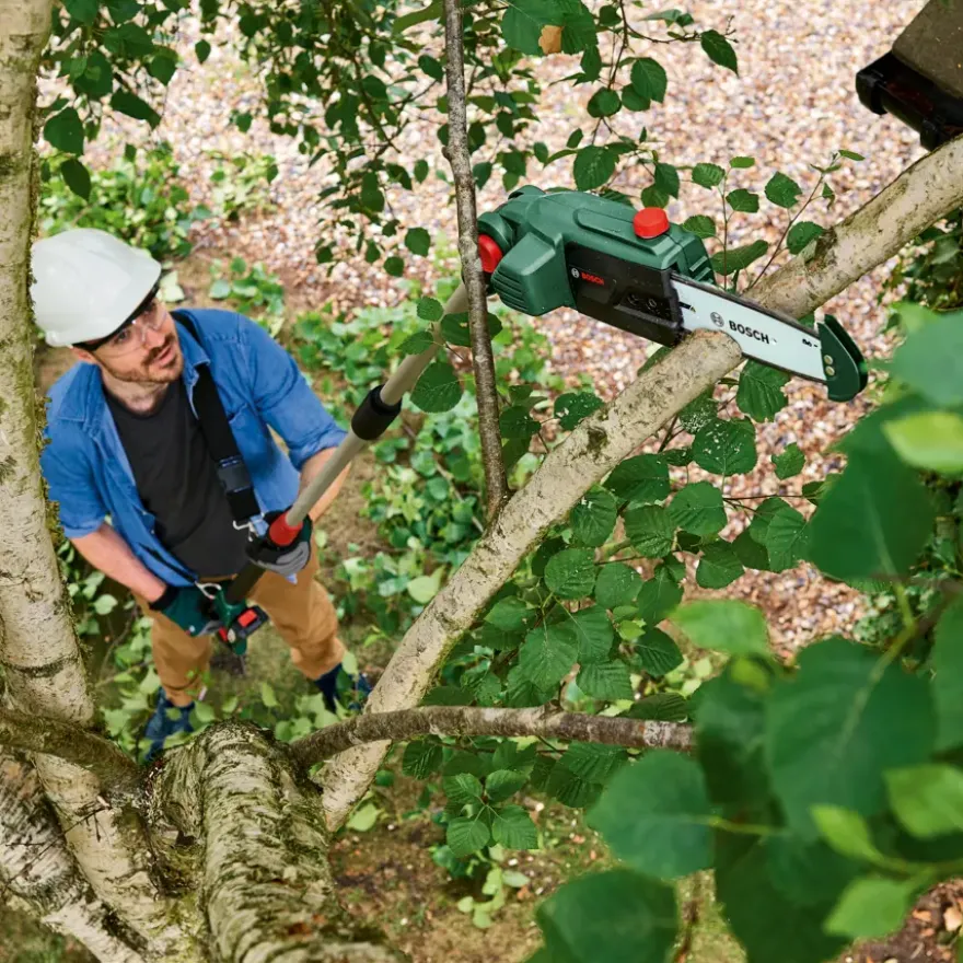 Bosch 18V hoogsnoeier UniversalChainPole (incl. 2.5Ah accu + lader)