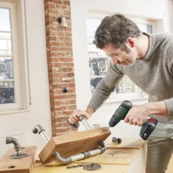 Bosch 18V klopboormachine UniversalImpact (Incl. 2 accu's 1.5Ah + lader)