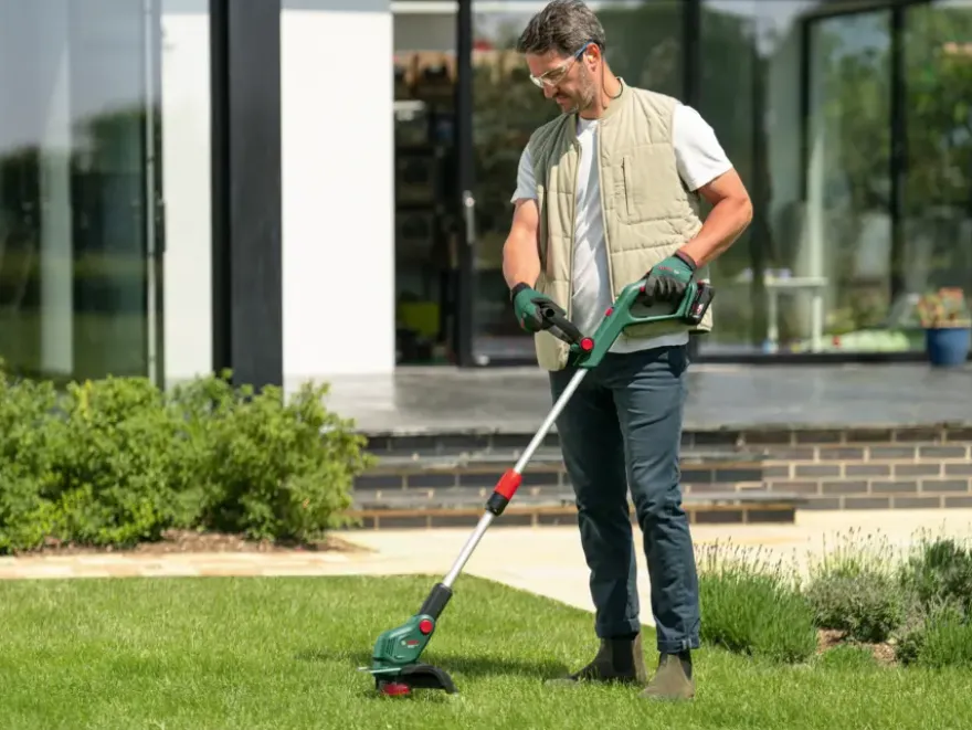 Bosch 18V trimmer Universal (zonder accu)