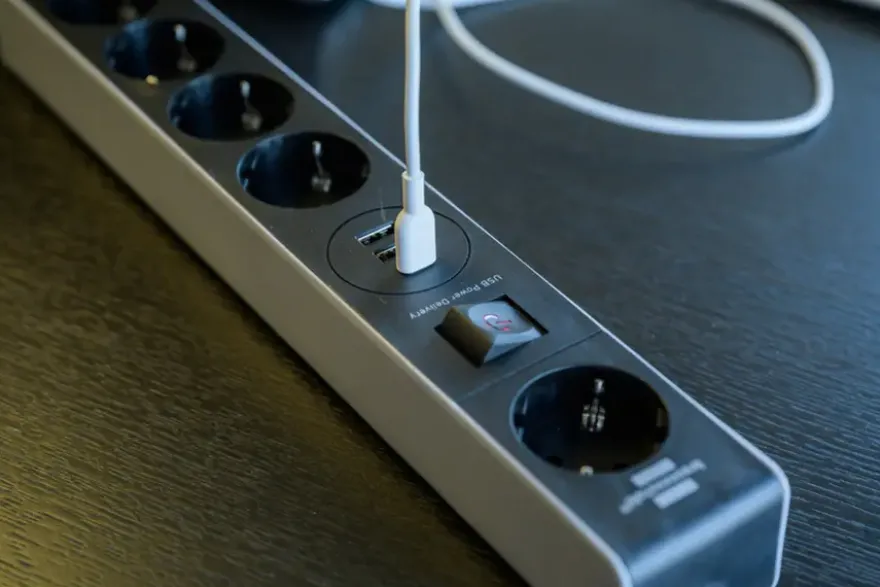 Brennenstuhl stekkerdoos 5-voudig met 2 USB-A en 1 USB-C poort