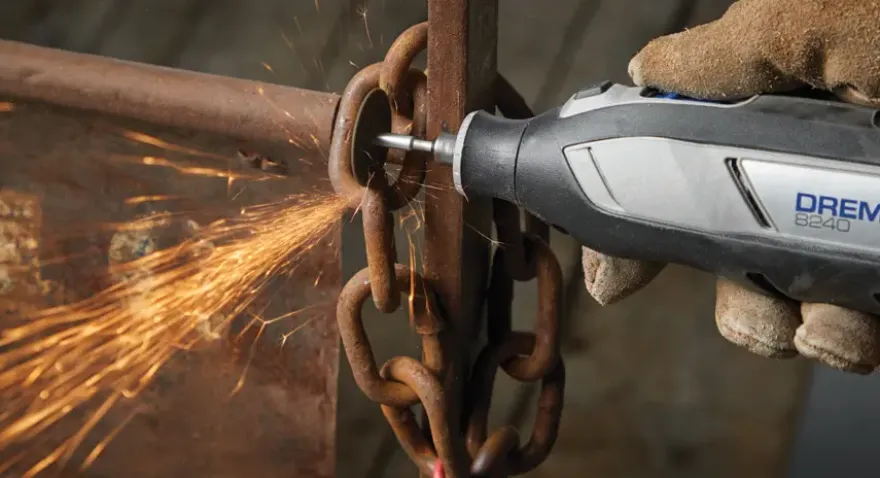Dremel multitool op accu 12V 2,0Ah 8240 met 5 accessoires