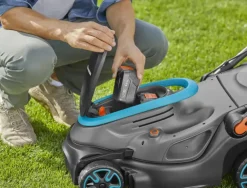 Gardena 2x18V grasmaaier Powermax P4A 37cm incl. twee 4.0Ah accu's + lader