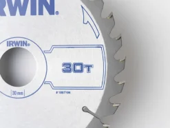 Irwin cirkelzaagblad Ø165 mm. Inclusief reduceerringen waardoor geschikt voor asgat 16, 20 en 30 mm, vertanding 30T
