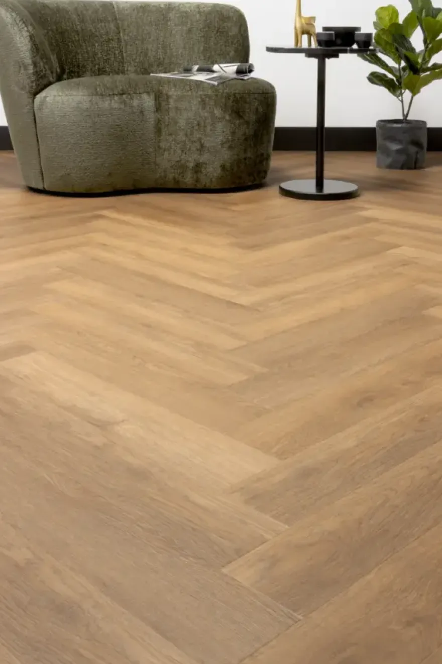 Kleurstaal Lundia click PVC Helder Irena visgraat bruin houtlook