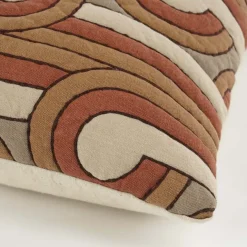 Kussen graphic beige rood 55 x 35 cm