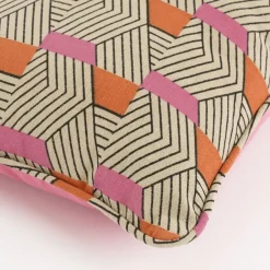Kussen graphic oranje - l35xb25xh10cm