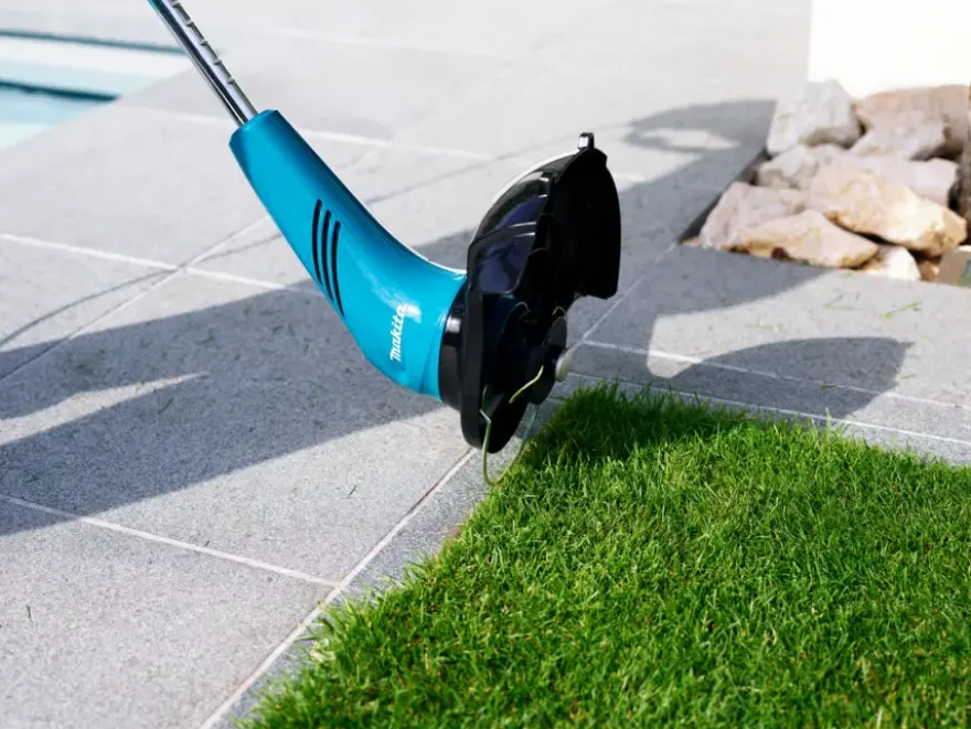 Makita elektrische trimmer UR3000 - 450W 30cm