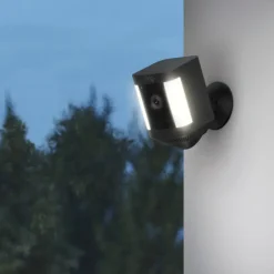 Ring Spotlight Camera Plus Battery Zwart