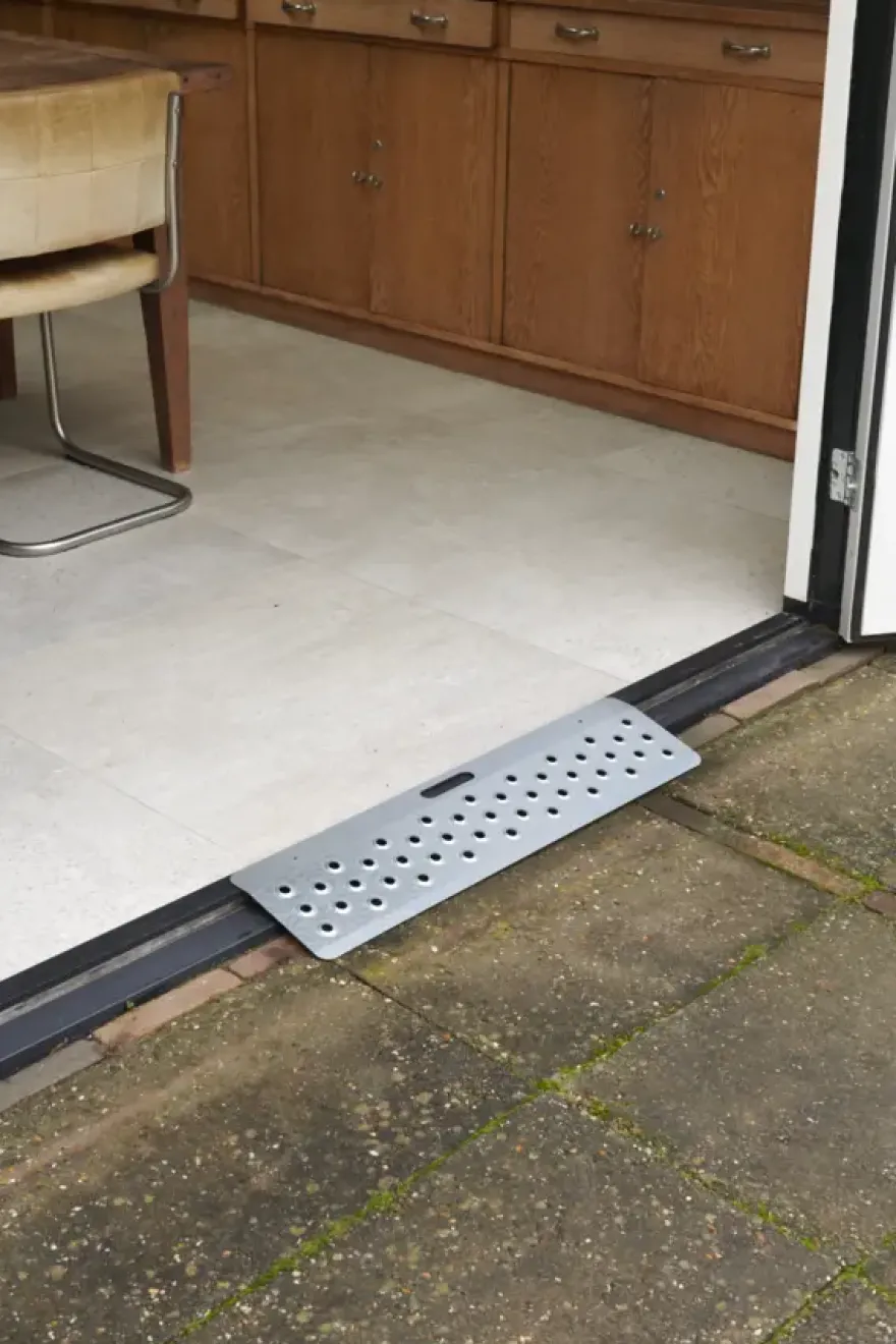 Secucare drempelhulp plus model 1 B=78 cm H 0-3 cm staal verzinkt