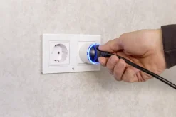 Shelly Plug S Gen3 slimme stekker & energiemeter WiFi wit