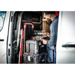 SKIL Middelgrote stapelbare gereedschapskoffer met universele insert
