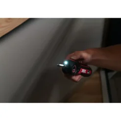 SKIL 4V accuschroevendraaier met kantelbare kop 2714GA (Incl. USB-C Lader, koffer en 28 accessoires)