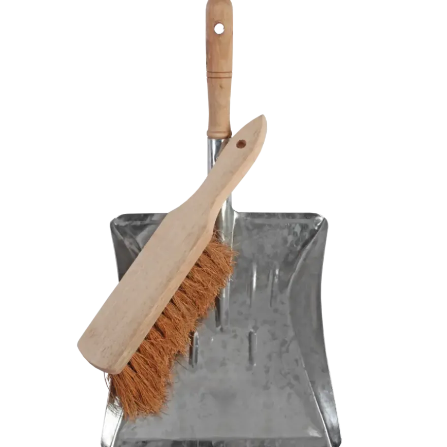 Stoffer en blik met houten handvat