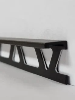 Tegelprofiel recht mat zwart metaal 12,5 mm 270 cm
