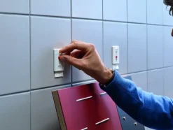 Tesa Verstelbare Klevende Spijkers voor Tegels & Metaal
