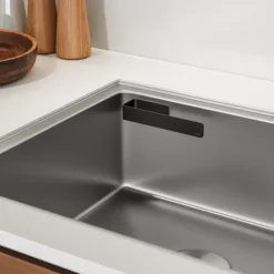 Tiger dubbele keuken- en handdoekhaak mat zwart