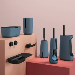 Tiger Toiletborstelhouder TESS met opbergfunctie vrijstaand en Swoop borstel flexibel blauw/zwart
